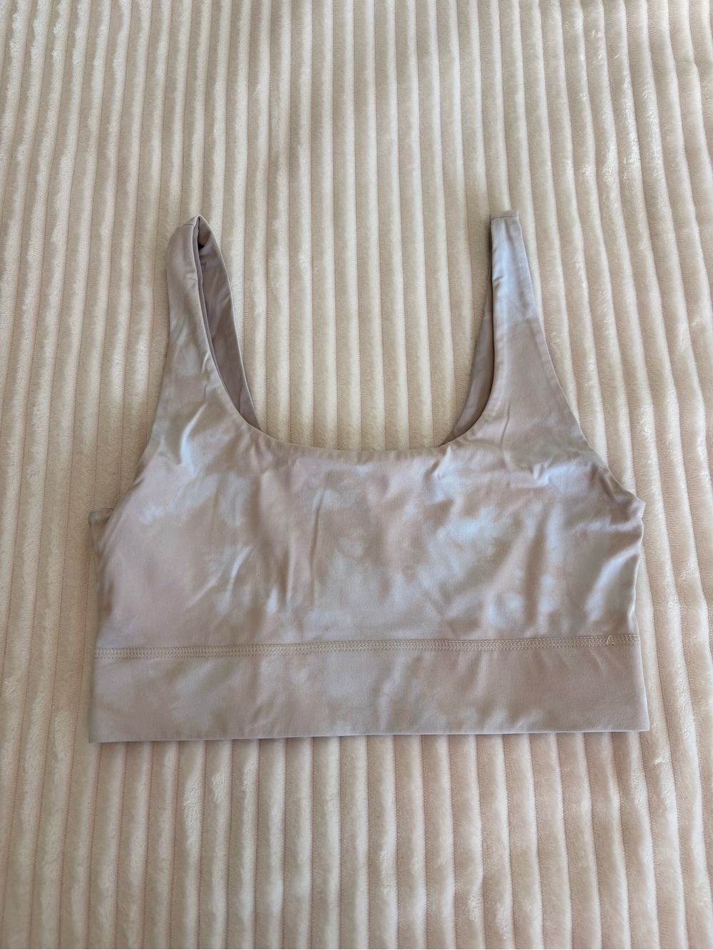 Fabletics Seamless Scoop Neck Yoga Bra- Light Taupe Reversible Size M
